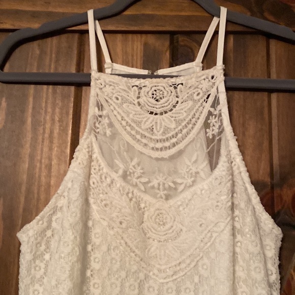 White dress - Picture 2 of 5